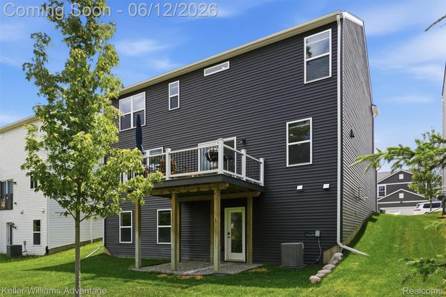6134 Fieldstone Circle, South Lyon, MI 48178