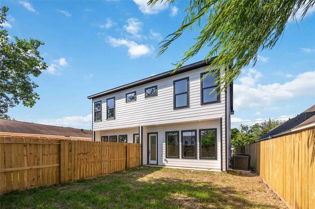 3920 Aledo Street A-B, Houston, TX 77051