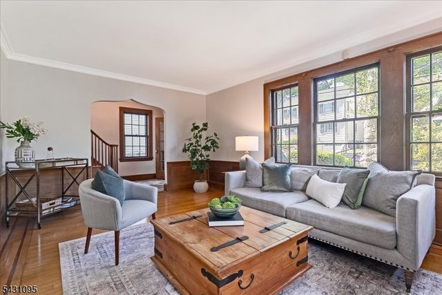 15 Rynda Rd, Maplewood Twp., NJ 07040