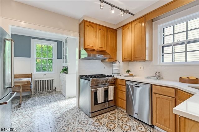 15 Rynda Rd, Maplewood Twp., NJ 07040