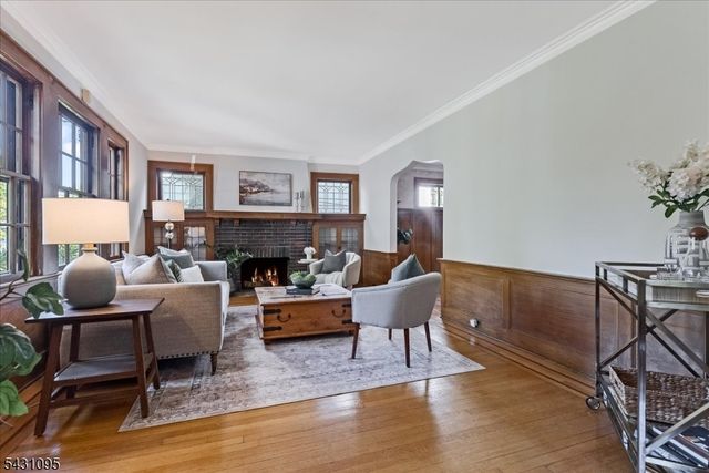 15 Rynda Rd, Maplewood Twp., NJ 07040