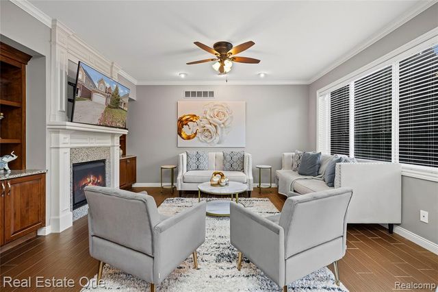 13759 Grandeur Avenue, Shelby Twp, MI 48315