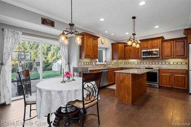 13759 Grandeur Avenue, Shelby Twp, MI 48315