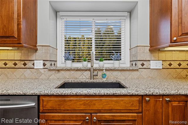 13759 Grandeur Avenue, Shelby Twp, MI 48315