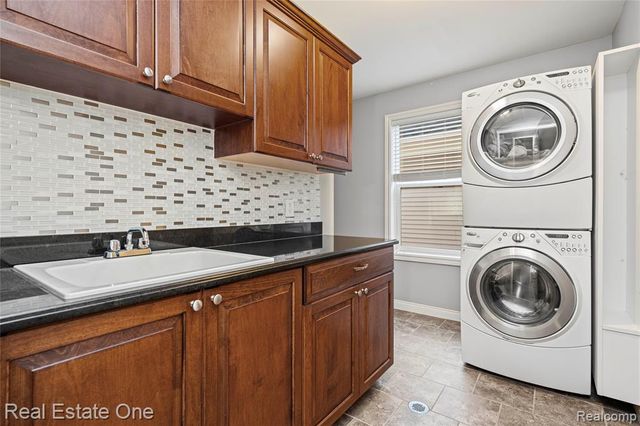 13759 Grandeur Avenue, Shelby Twp, MI 48315