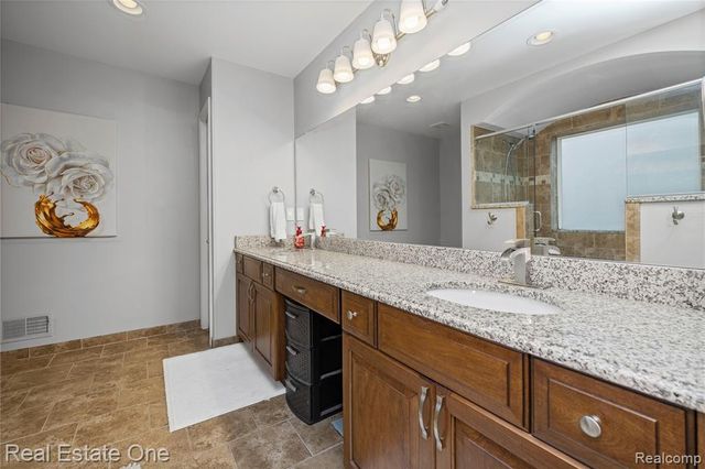 13759 Grandeur Avenue, Shelby Twp, MI 48315