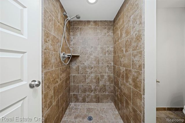 13759 Grandeur Avenue, Shelby Twp, MI 48315