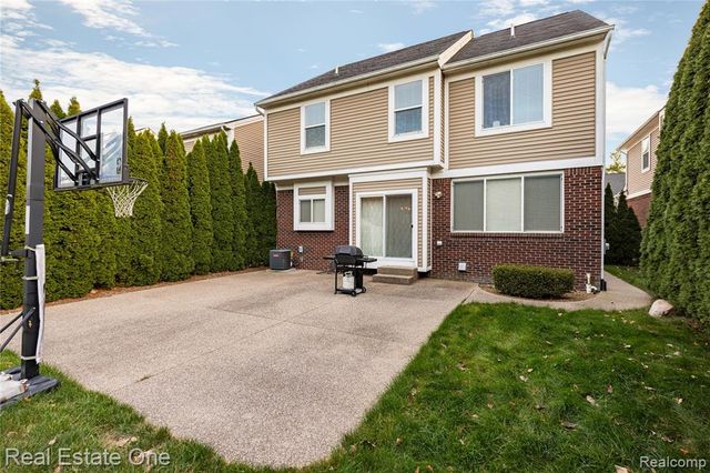 13759 Grandeur Avenue, Shelby Twp, MI 48315