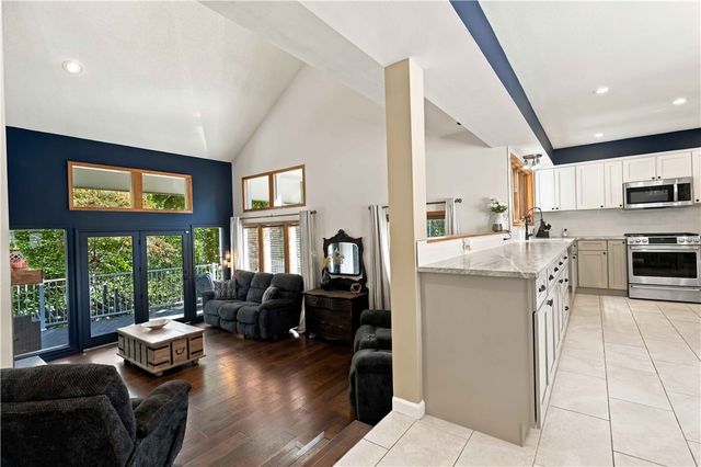 40 Branchwood Drive, Bella Vista, AR 72715