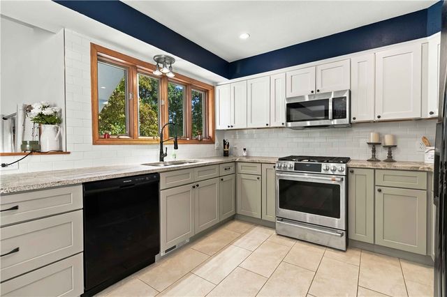 40 Branchwood Drive, Bella Vista, AR 72715