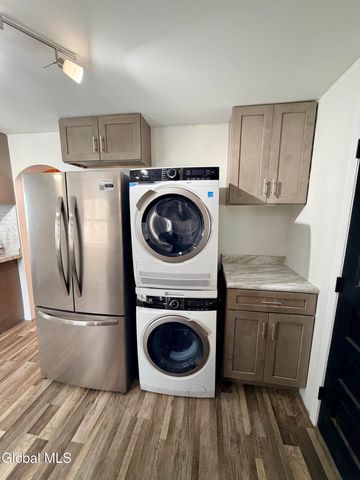 21 Hovey Avenue, Hoosick Falls, NY 12090