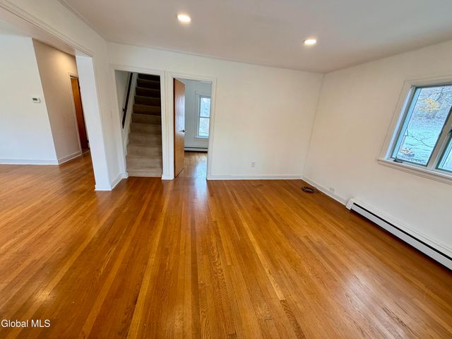 21 Hovey Avenue, Hoosick Falls, NY 12090