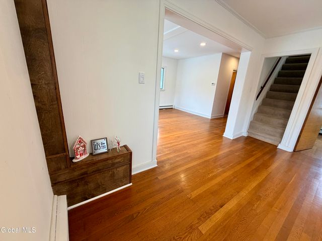 21 Hovey Avenue, Hoosick Falls, NY 12090