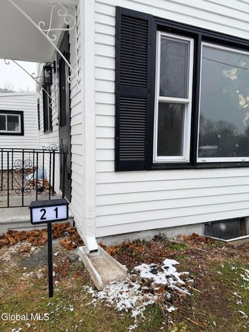 21 Hovey Avenue, Hoosick Falls, NY 12090