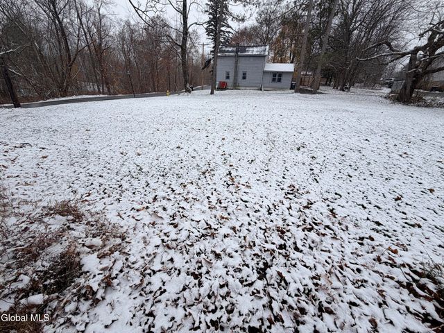 21 Hovey Avenue, Hoosick Falls, NY 12090