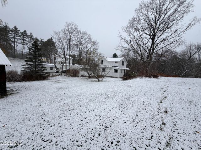 21 Hovey Avenue, Hoosick Falls, NY 12090