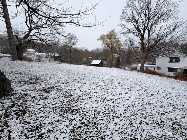 21 Hovey Avenue, Hoosick Falls, NY 12090