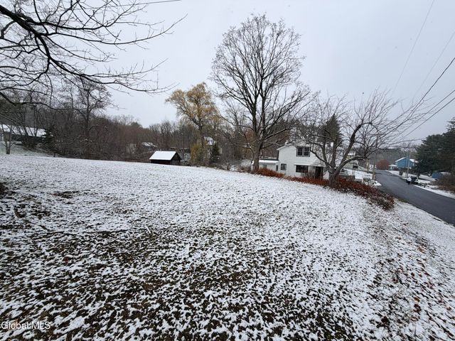 21 Hovey Avenue, Hoosick Falls, NY 12090