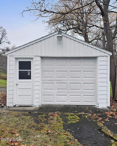 21 Hovey Avenue, Hoosick Falls, NY 12090