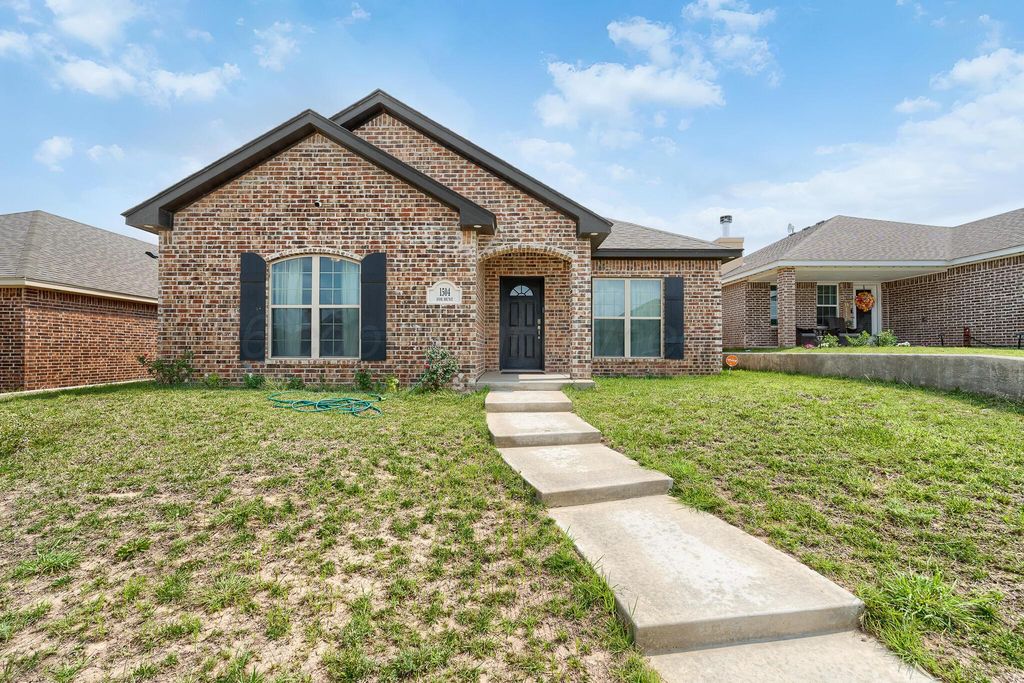 1504 Fox Hunt Avenue, Amarillo, TX 79108
