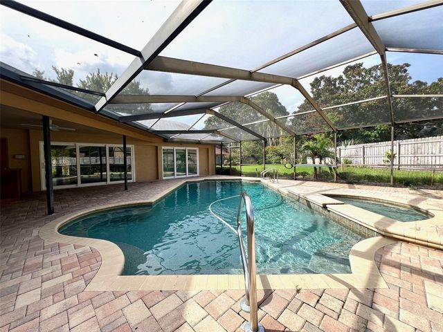 2715 MONTAGUE COURT E, Clearwater, FL 33761