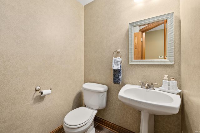 1201 Phaeton Way, Auburn, IN 46706