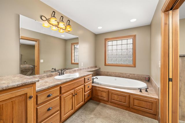 1201 Phaeton Way, Auburn, IN 46706