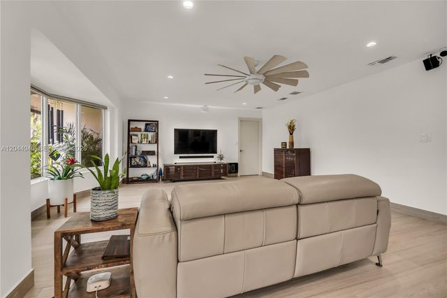 2820 NE 40th Court, Fort Lauderdale, FL 33308