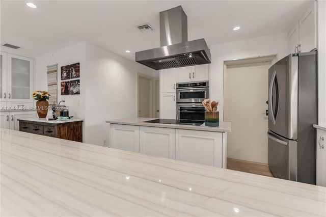 2820 NE 40th Court, Fort Lauderdale, FL 33308