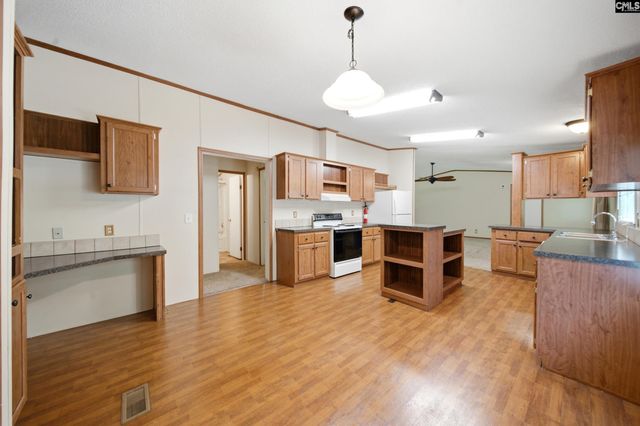 7033 E Peach road, Ridgeway, SC 29130