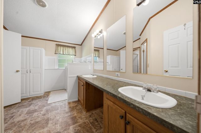 7033 E Peach road, Ridgeway, SC 29130