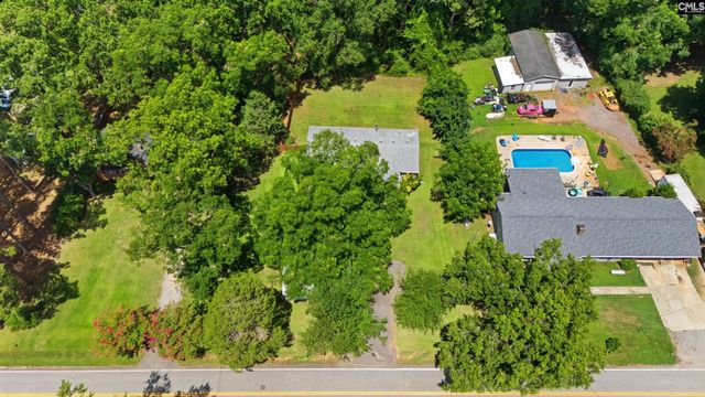 7033 E Peach road, Ridgeway, SC 29130