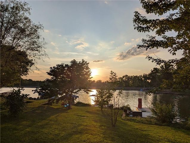 14 Emerald Shore Drive, Lake Tapawingo, MO 64015