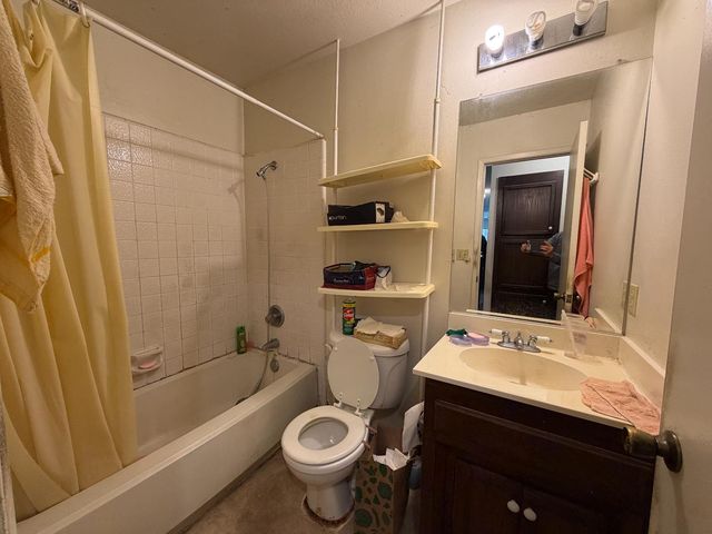 5541 Sampson Blvd, Sacramento, CA 95820