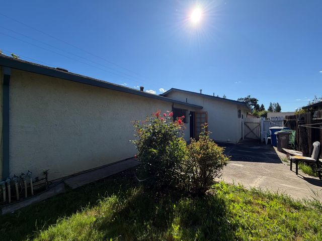 5541 Sampson Blvd, Sacramento, CA 95820