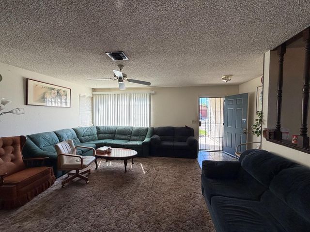 5541 Sampson Blvd, Sacramento, CA 95820