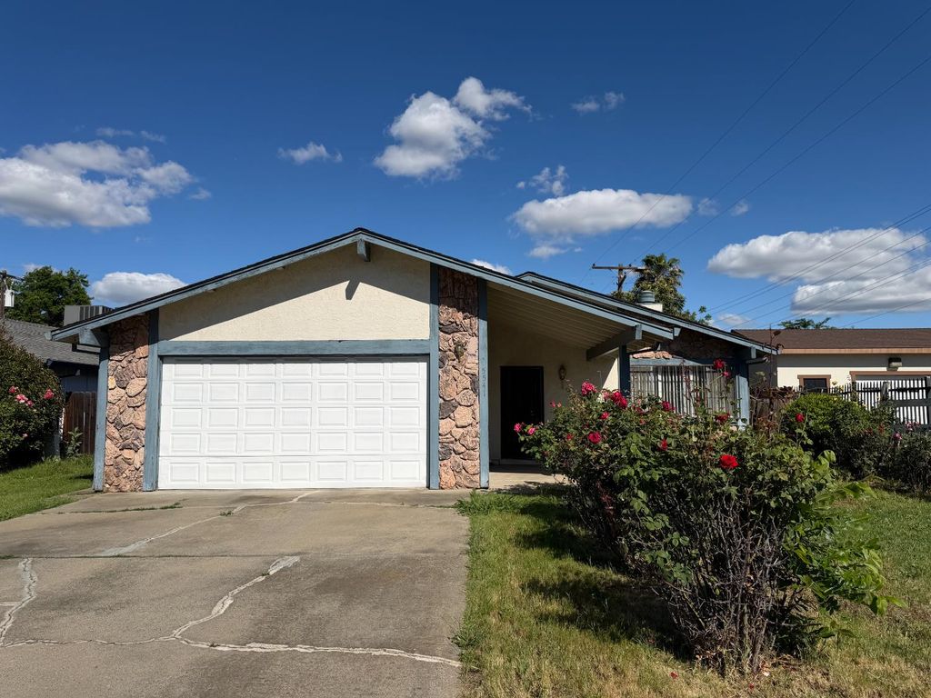 5541 Sampson Blvd, Sacramento, CA 95820