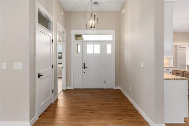 2471 Sydney Lane, Hudson, WI 54016