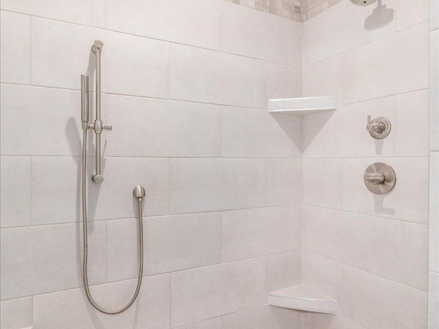 2471 Sydney Lane, Hudson, WI 54016