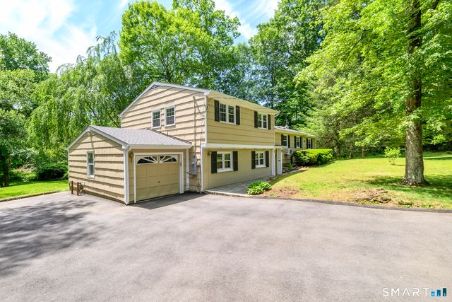 1 Little John Lane, Stamford, CT 06907