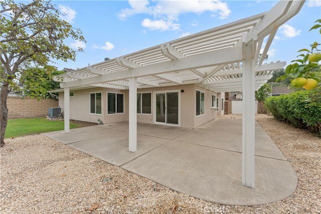 25575 Orchard Rim Lane, Lake Forest, CA 92630