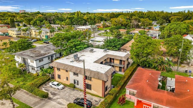 2335 NE 172nd St 4, North Miami Beach, FL 33160