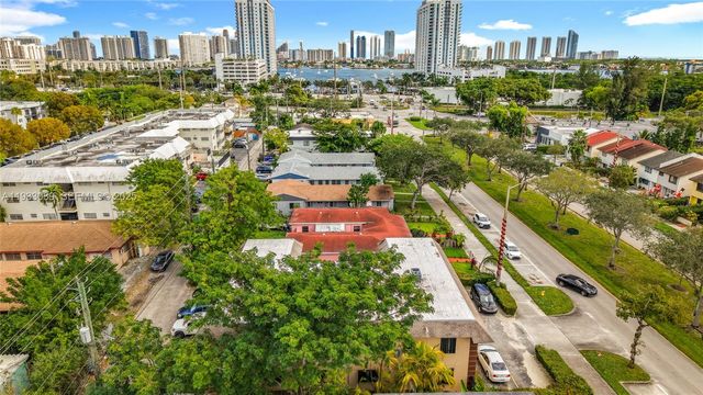 2335 NE 172nd St 4, North Miami Beach, FL 33160