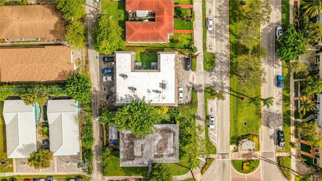 2335 NE 172nd St 4, North Miami Beach, FL 33160