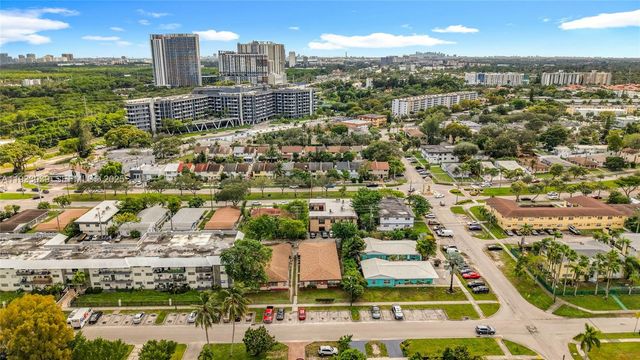 2335 NE 172nd St 4, North Miami Beach, FL 33160