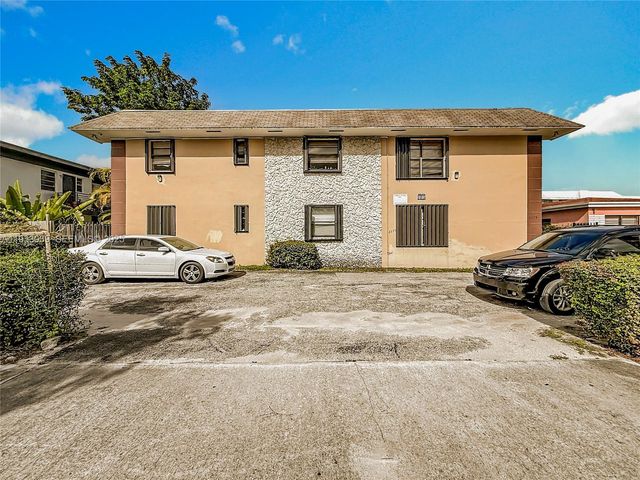 2335 NE 172nd St 4, North Miami Beach, FL 33160
