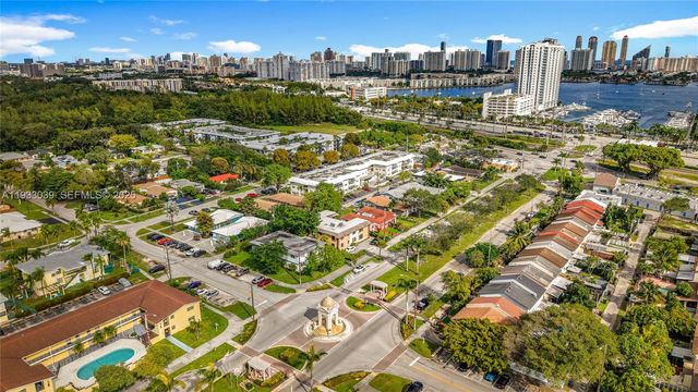 2335 NE 172nd St 4, North Miami Beach, FL 33160