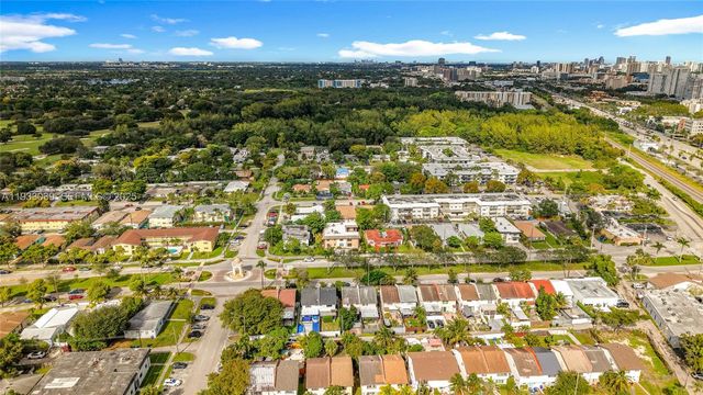 2335 NE 172nd St 4, North Miami Beach, FL 33160