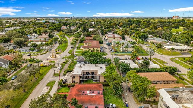 2335 NE 172nd St 4, North Miami Beach, FL 33160