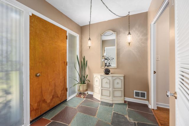132 Morningside Drive Se, Grand Rapids Twp, MI 49506